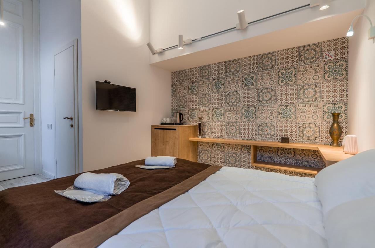Mini Hotel On Aghmashenebeli Ave Tbilisi Exterior photo